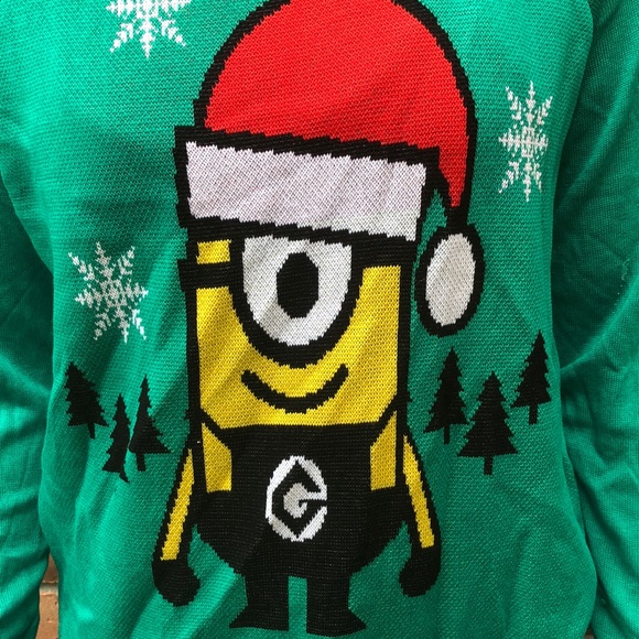 Christmas Minion Sweater 🎄 🎅🏼 - Picture 2 of 6